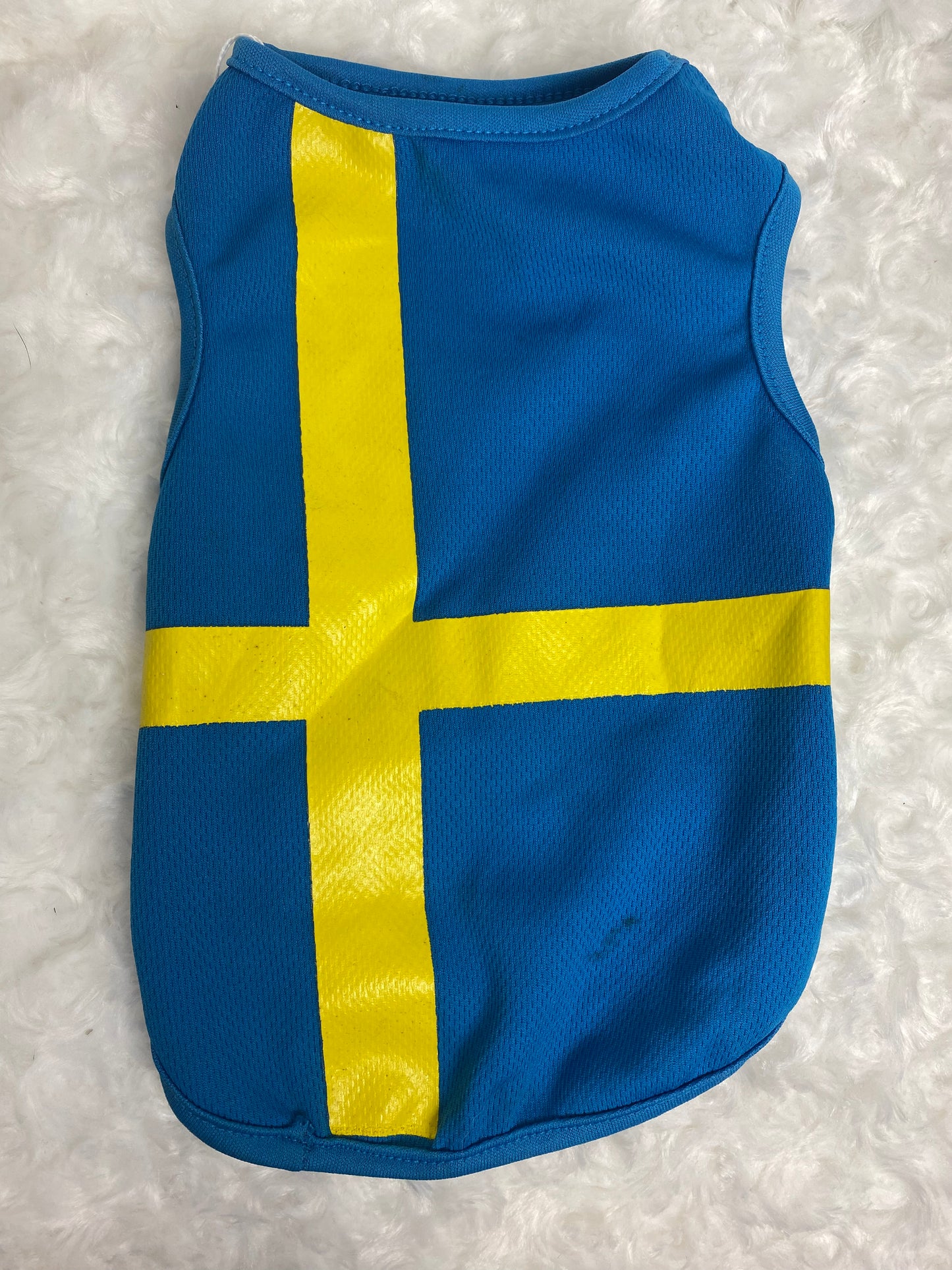 Dog T-shirt Swedish flag