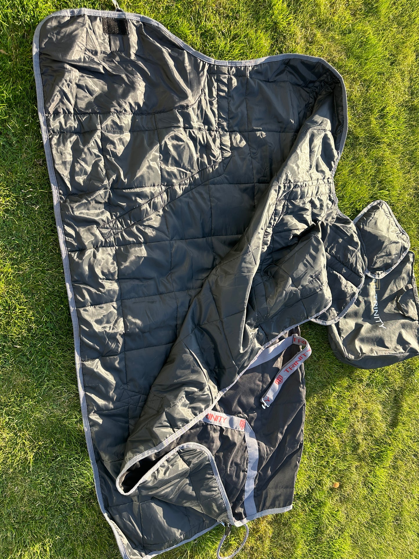 Trinity Stable Rug Highneck 600D, 50 g, size 155, black.