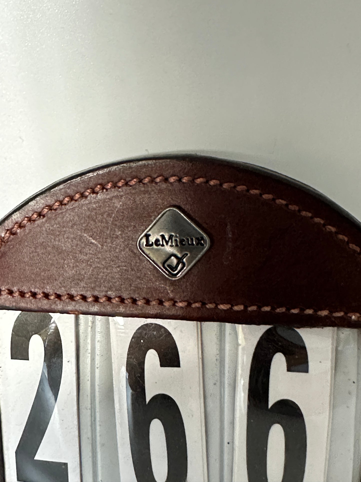 Number plate holder | Le Mieux