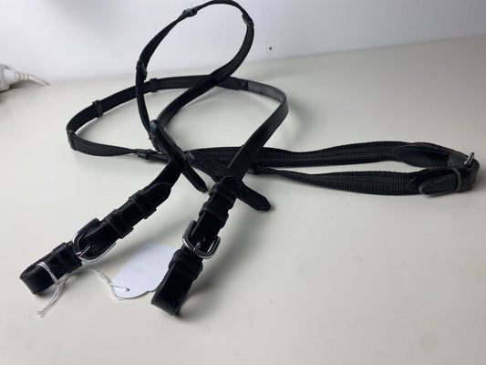 Ribbed reins with grip