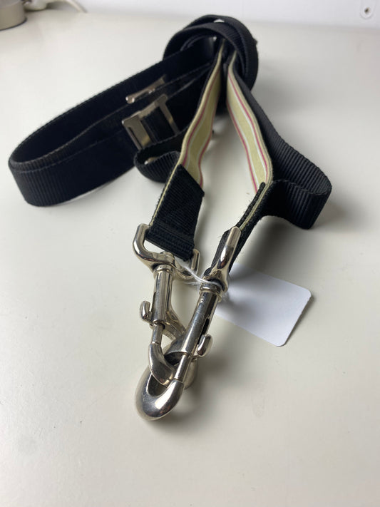 Restraint reins with elastic bands