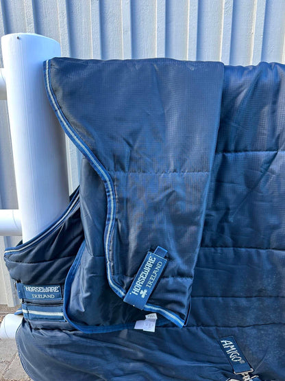 Stalltäcke Horseware Amigo Insulator 350g plus halstäcke 150g, storlek 6,0"/130 cm.