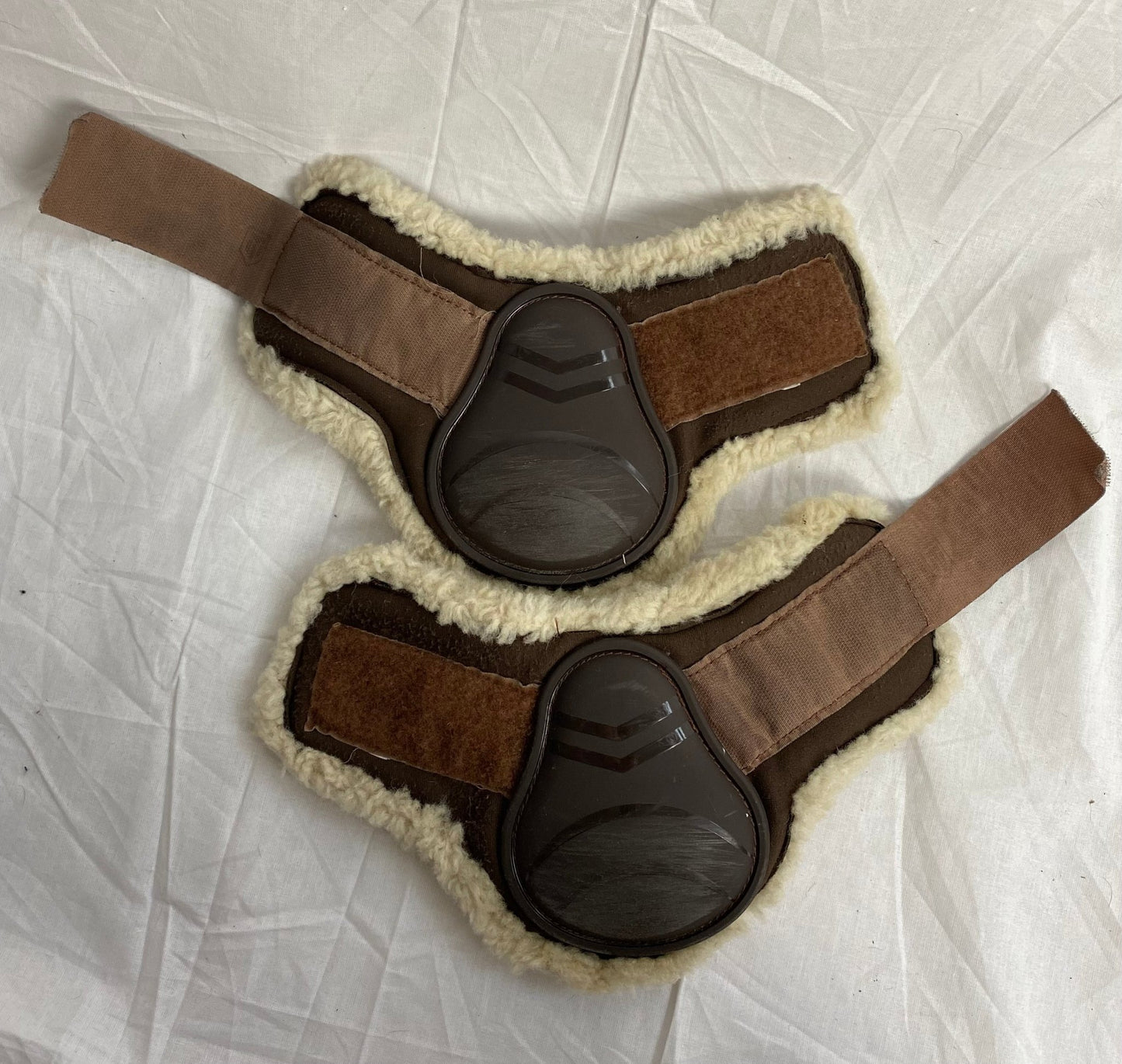 Benskydd bakstrykkappa med ull | Trinity - Equi ReUse Sweden AB