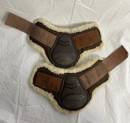 Benskydd bakstrykkappa med ull | Trinity - Equi ReUse Sweden AB