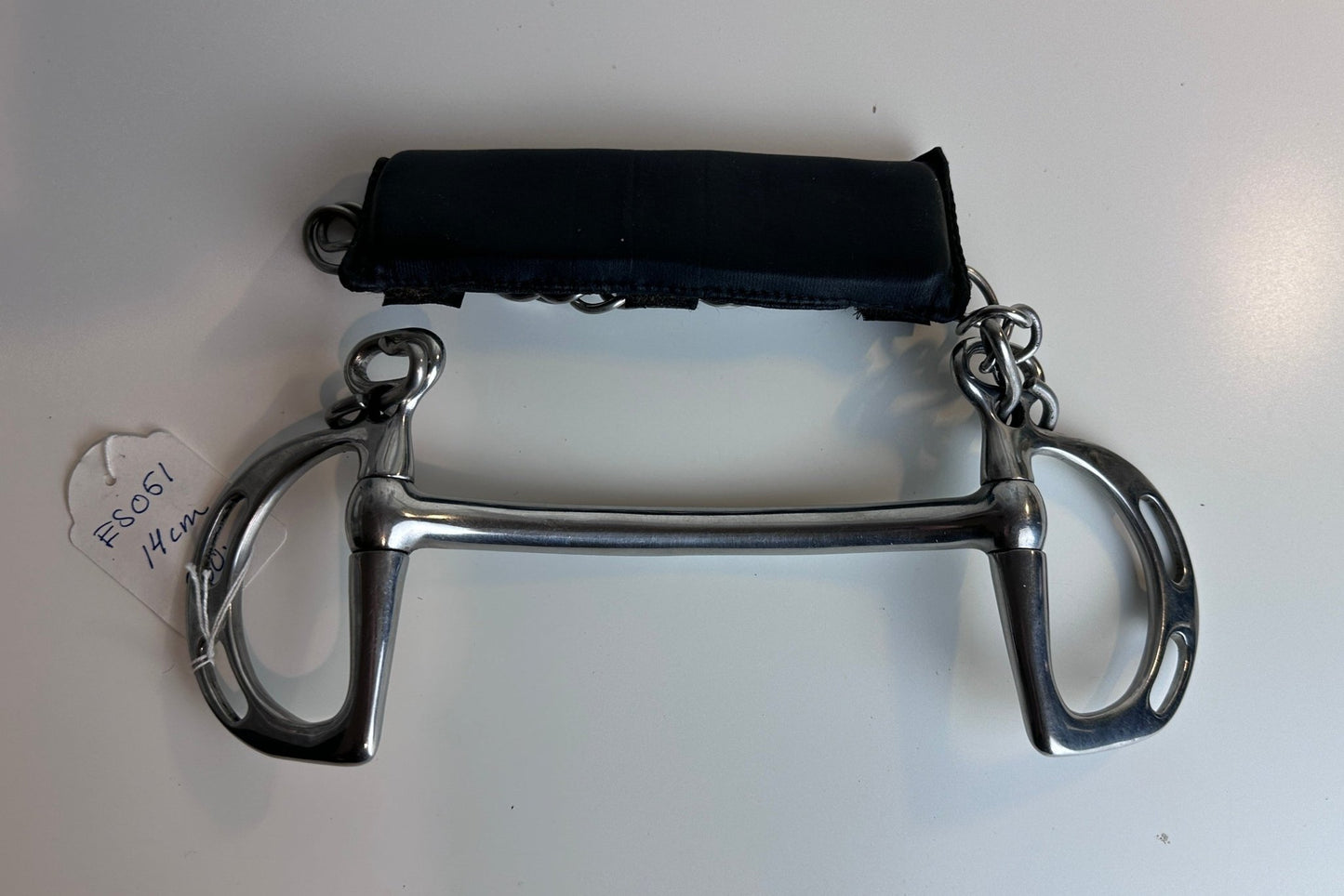 Bett Kimblewick med rak stång | 14 | Globus - Kimblewick - Equi ReUse Sweden AB