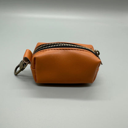 Hållare för hundbajspåsar - Hållare för bajspåsar - Equi ReUse Sweden AB