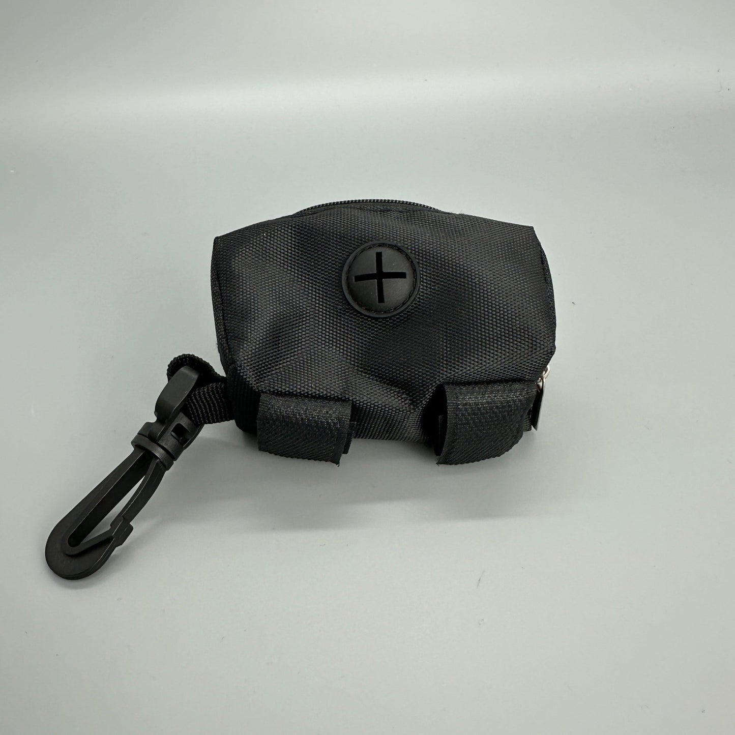 Hållare för hundbajspåsar - Hållare för bajspåsar - Equi ReUse Sweden AB