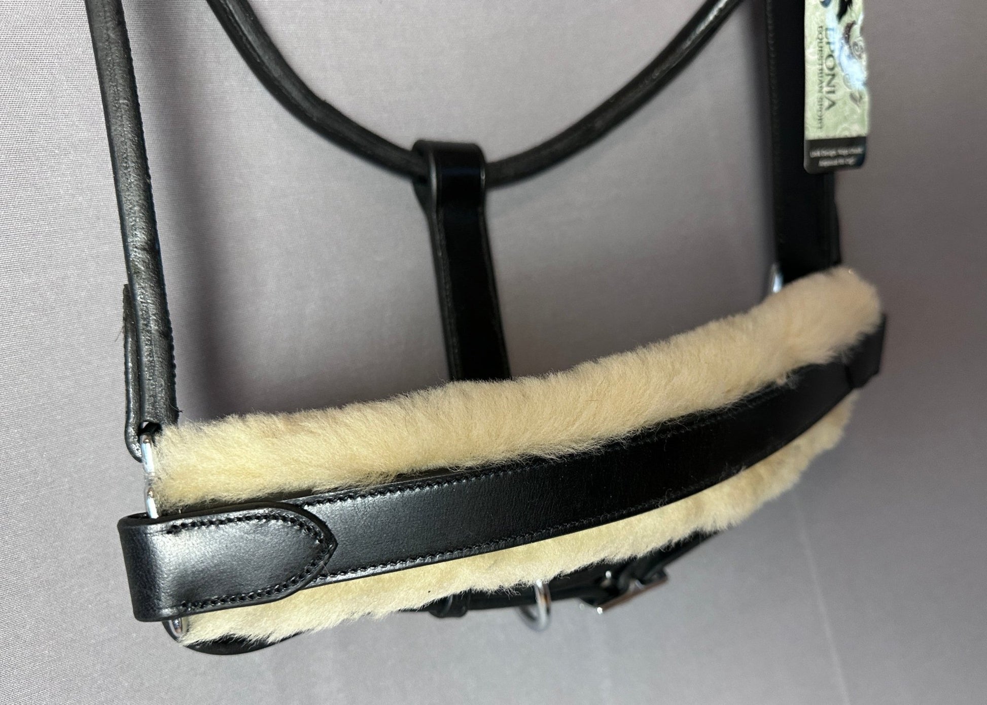 Lädergrimma med fårskinn | Eponia Equestrian sport - Grimma - Equi ReUse Sweden AB