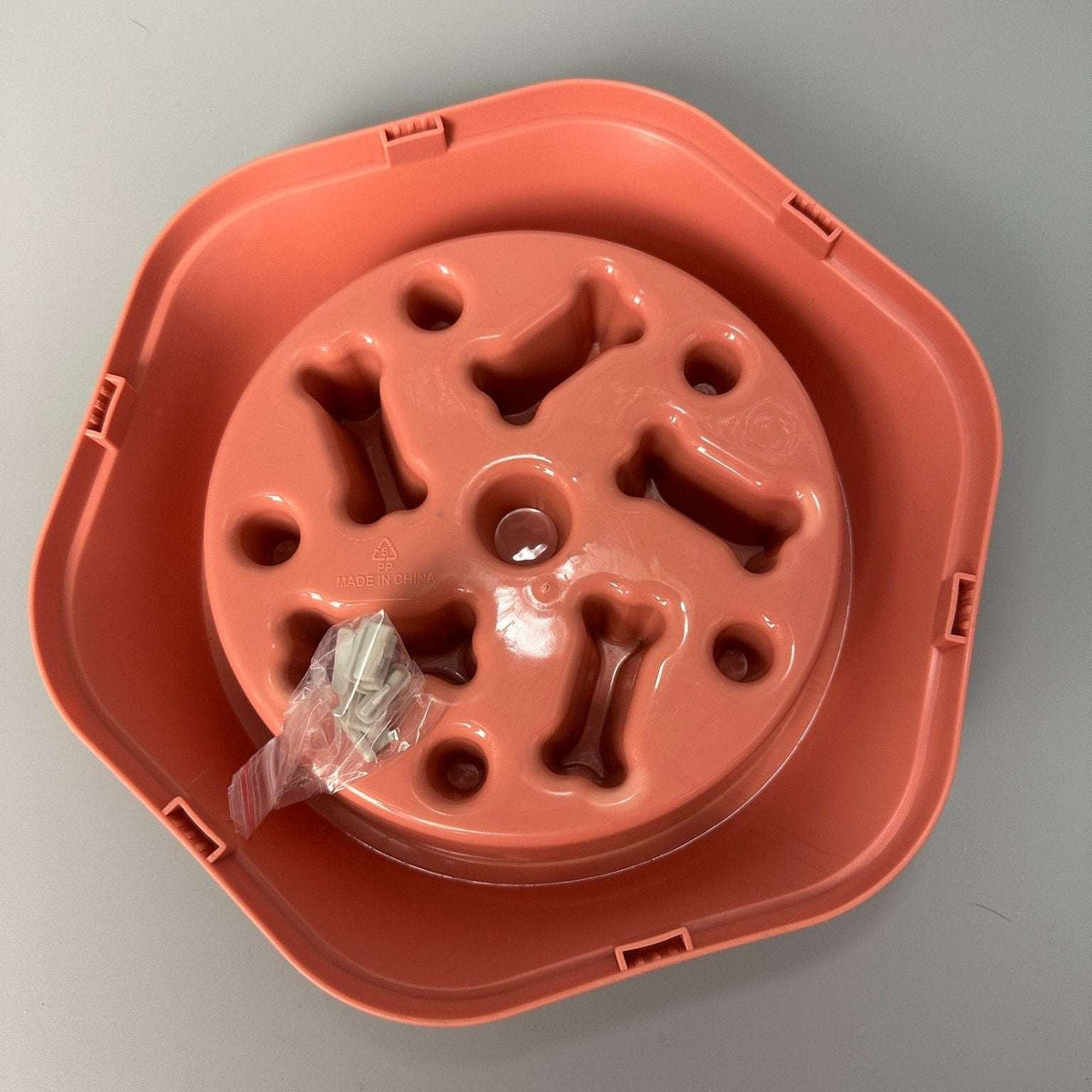 Slowfeed matskål för hund med silikontassar