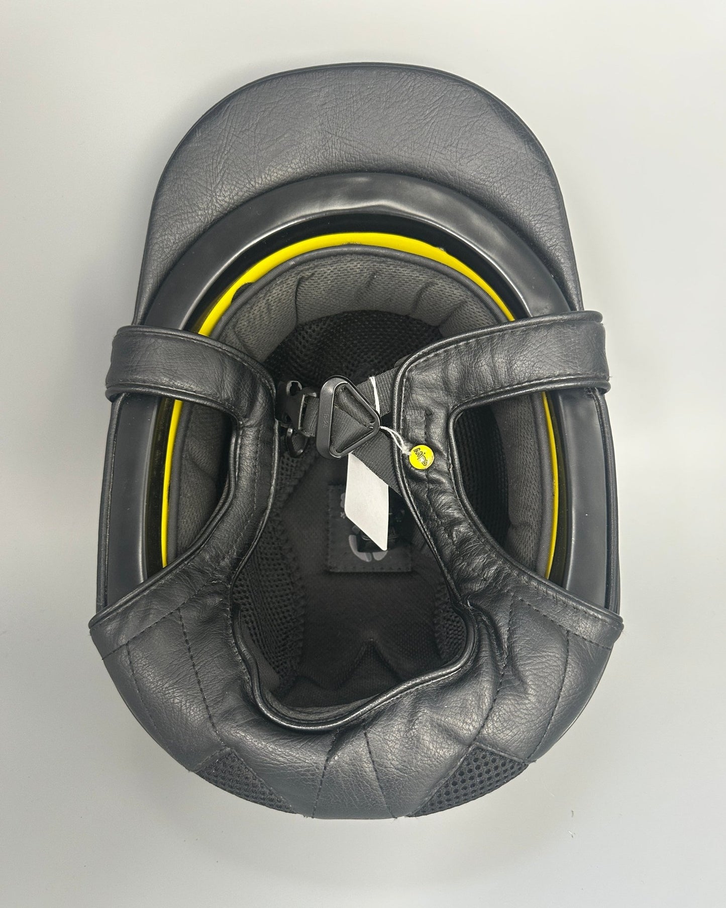 Ridhjälm | 57 | Back on Track EQ3 - Equi ReUse Sweden AB