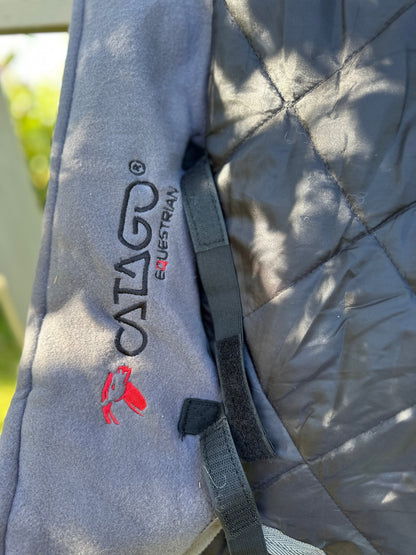 Stalltäcke 100 g | 145 | Catago - Equi ReUse Sweden AB