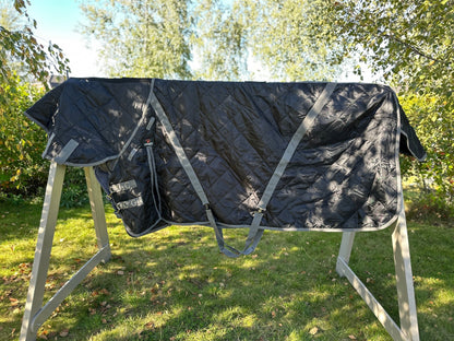 Stalltäcke 100 g | 145 | Catago - Equi ReUse Sweden AB