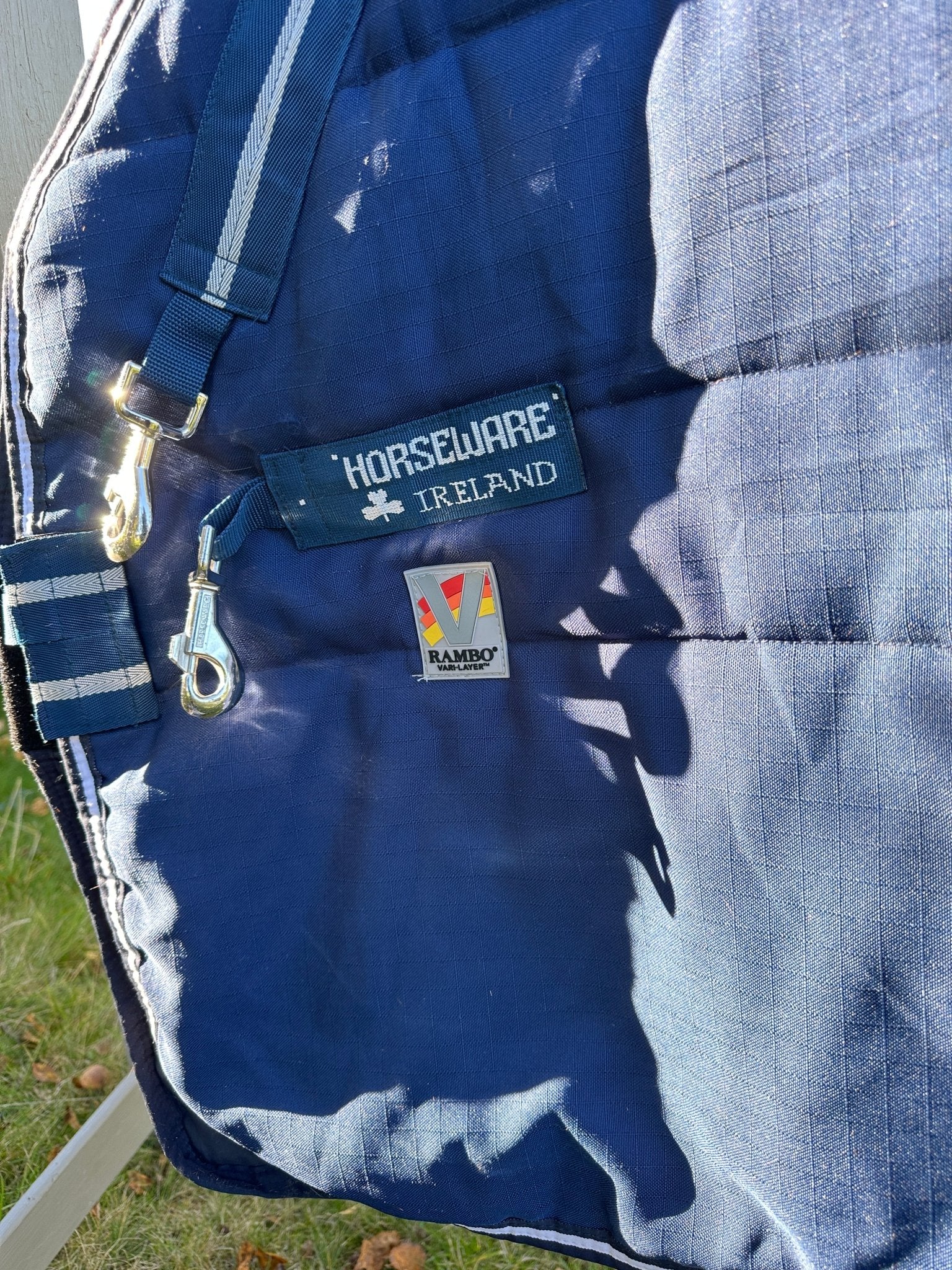 Stalltäcke | 140 | Horseware Rambo Stable Plus Vari - Layer 450g - Equi ReUse Sweden AB