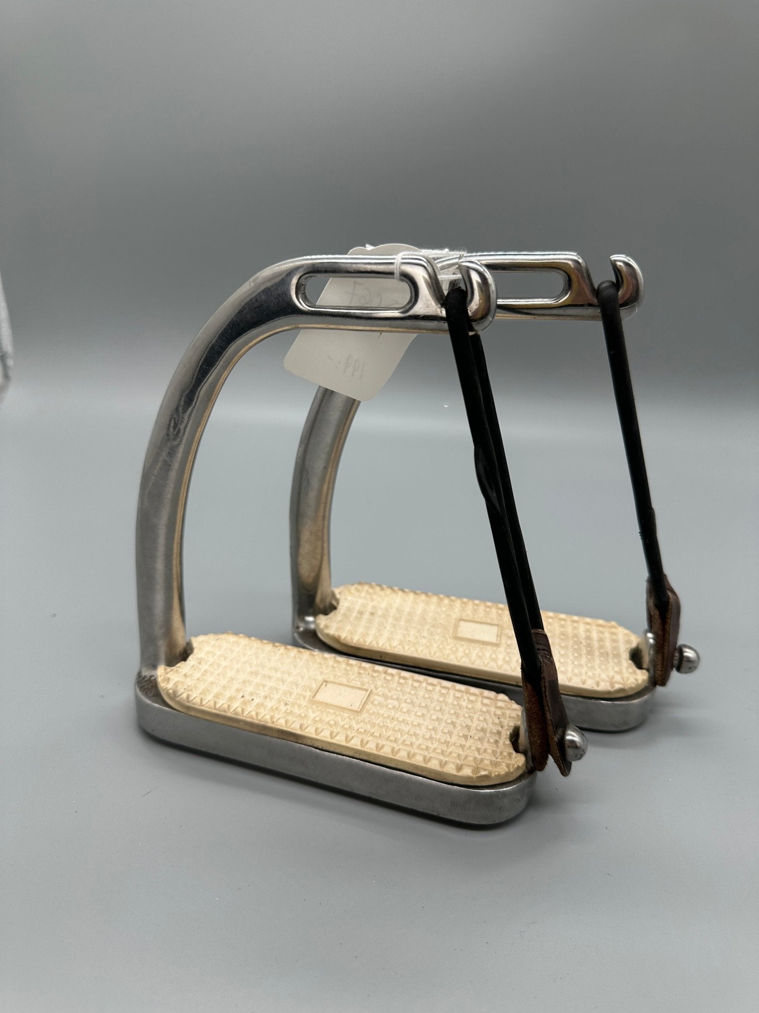 Stigbyglar m gummiband | Dam - Stigbyglar - Equi ReUse Sweden AB