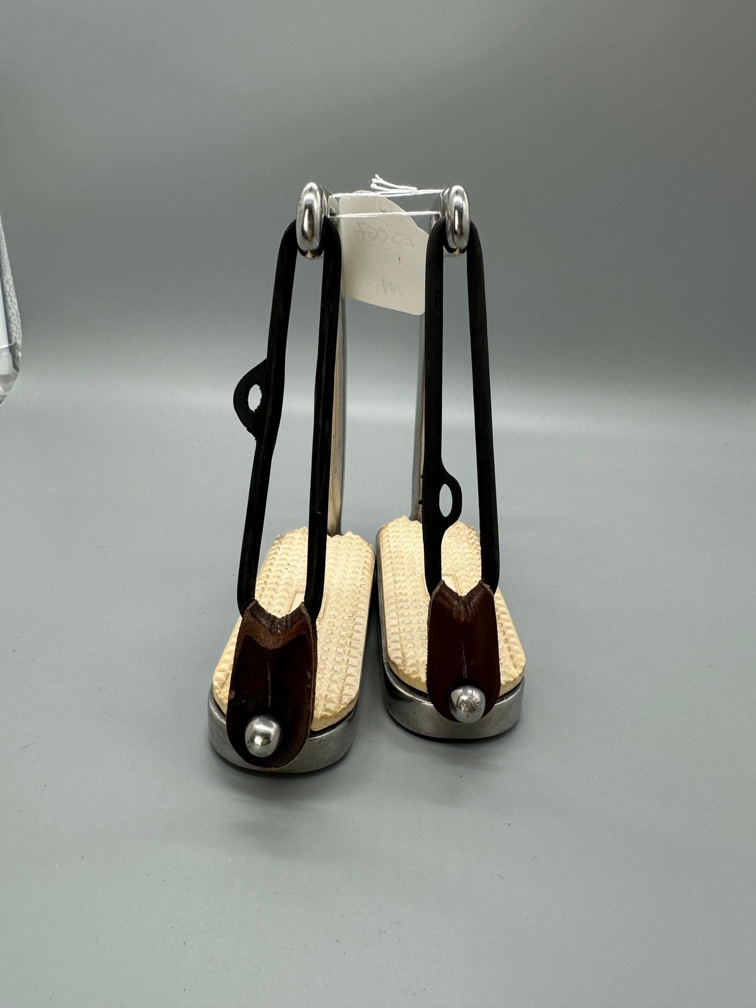 Stigbyglar m gummiband | Dam - Stigbyglar - Equi ReUse Sweden AB